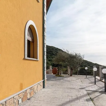 La Rosa Dei Venti-villa Angela Panoramic Nyaraló